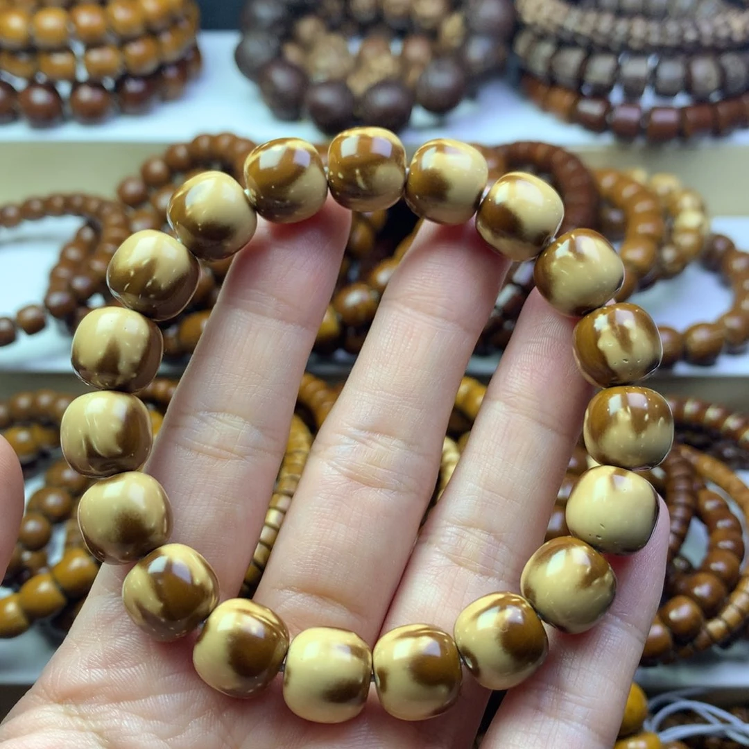 【闪购商品】手串紫金鼠B**b12*11………….