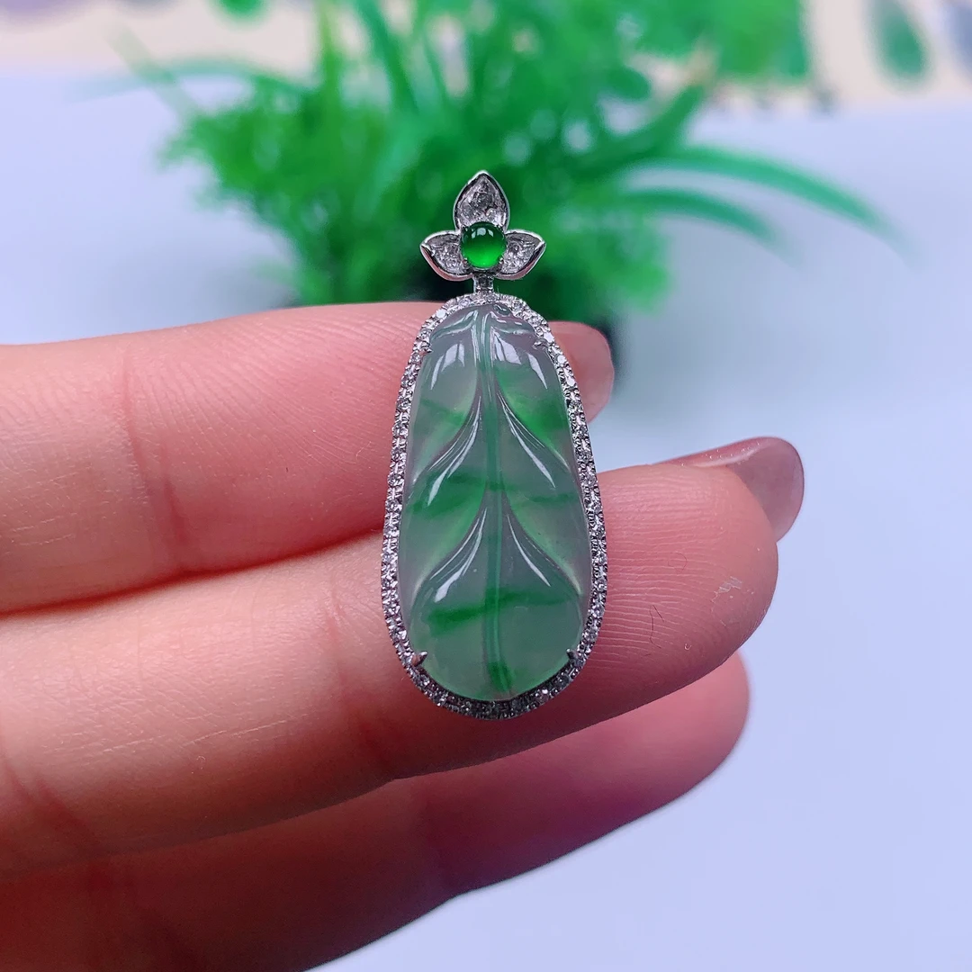 缅甸天然A货翡翠，冰飘绿花叶子 编号233/219尺寸39-12-4.9