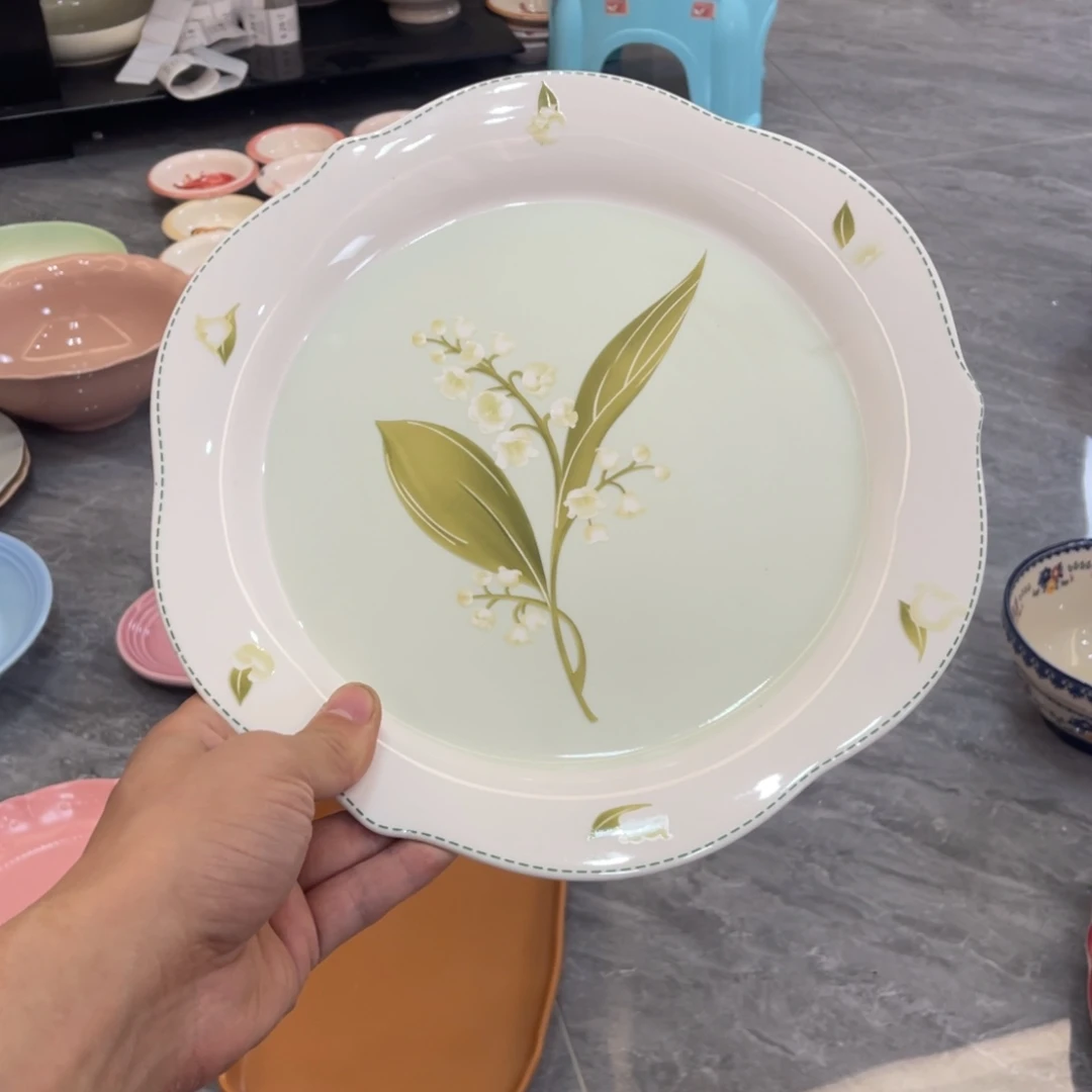 陶瓷微瑕餐具介意勿拍，满18飞！