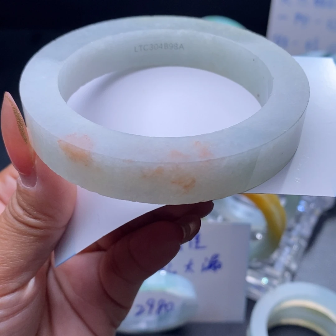 定制翡翠未镶嵌翡翠手镯