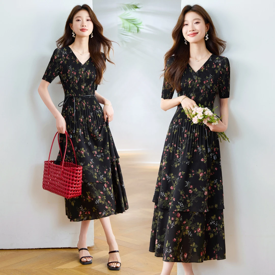法式轻熟风碎花连衣裙女2025夏季新款修身显瘦洋气时髦中长款裙子
