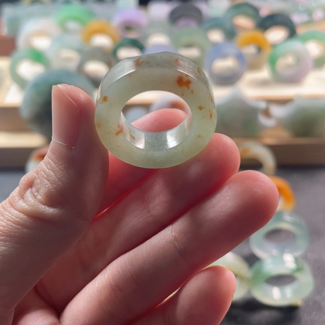 定制翡翠未镶嵌L****戒指