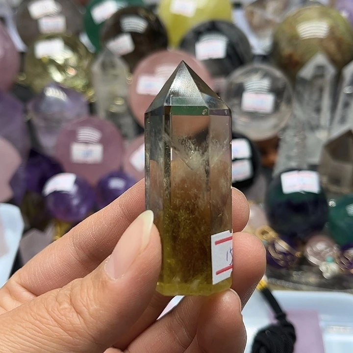 凶***恃珠宝半成品未镶嵌水晶43克黄水晶柱