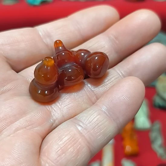 和田玉（糖玉）未镶嵌珠宝半成品玉，，，，，，，，，，，，，