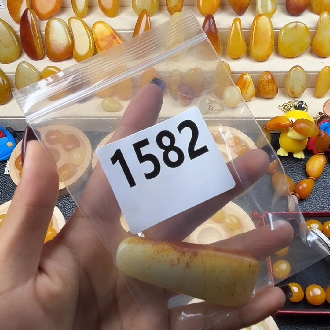 手串未镶嵌和田玉好**?