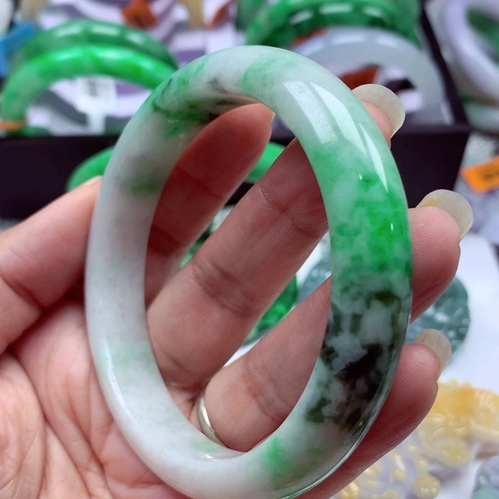 翡翠未镶嵌手镯翡翠