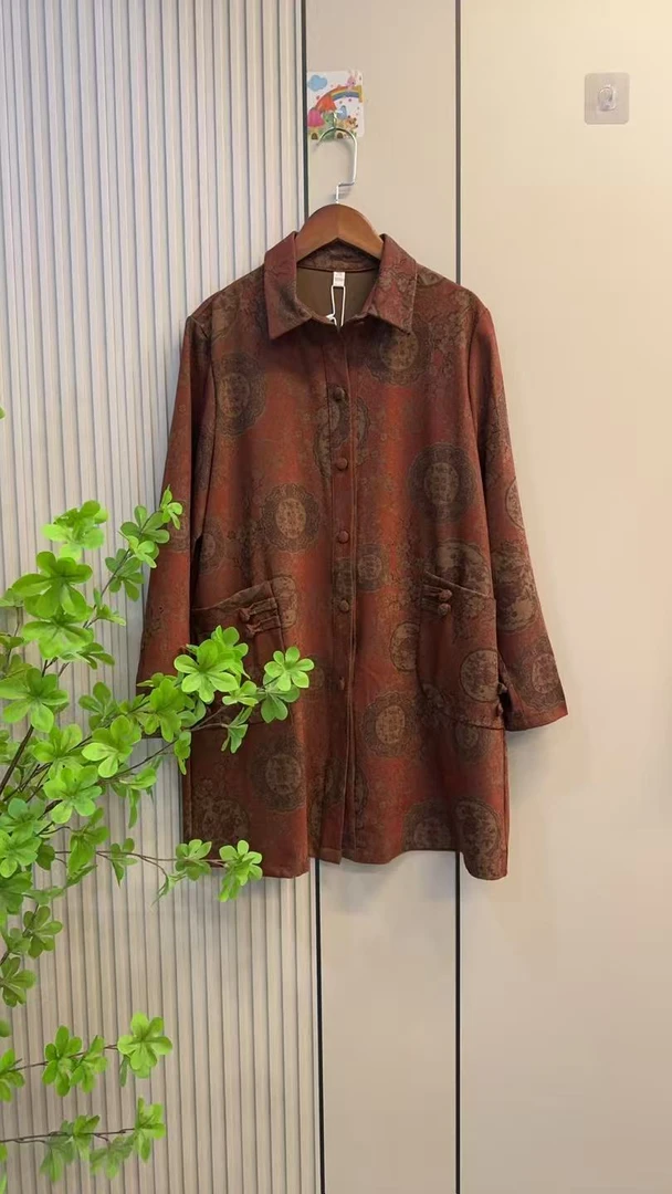 230妈妈春秋款风衣外套（衣长82左右）