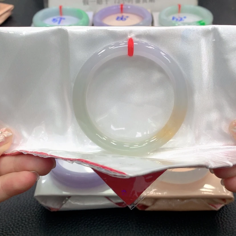 【闪购商品】翡翠手镯未镶嵌52圆4号链接