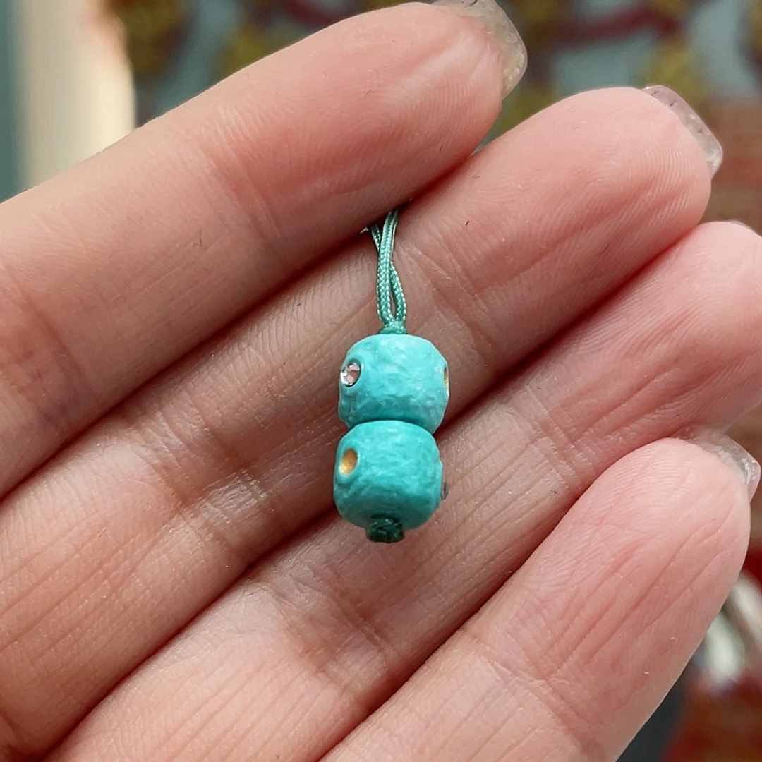 绿松石颈饰未镶嵌