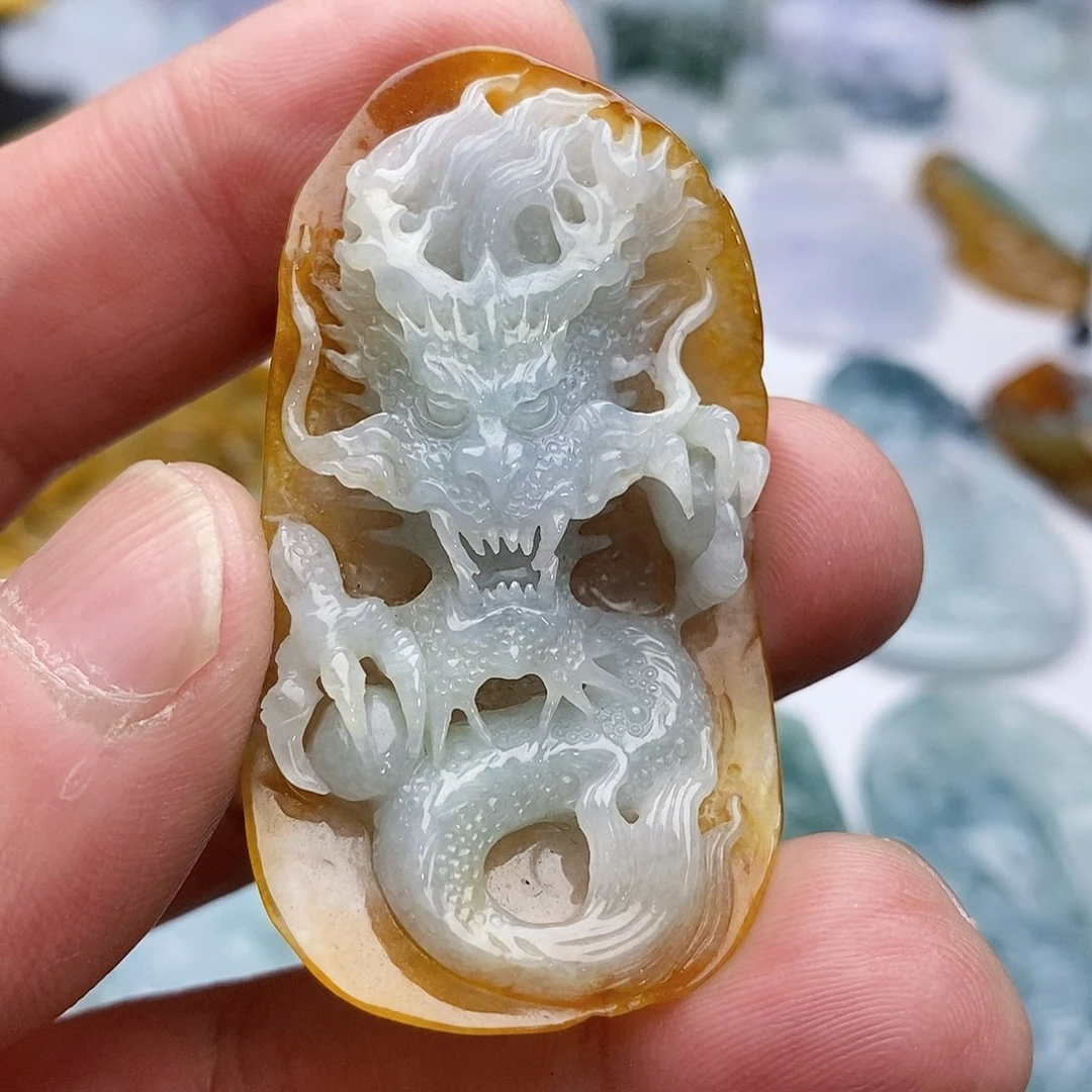 翡翠颈饰未镶嵌霸王龙