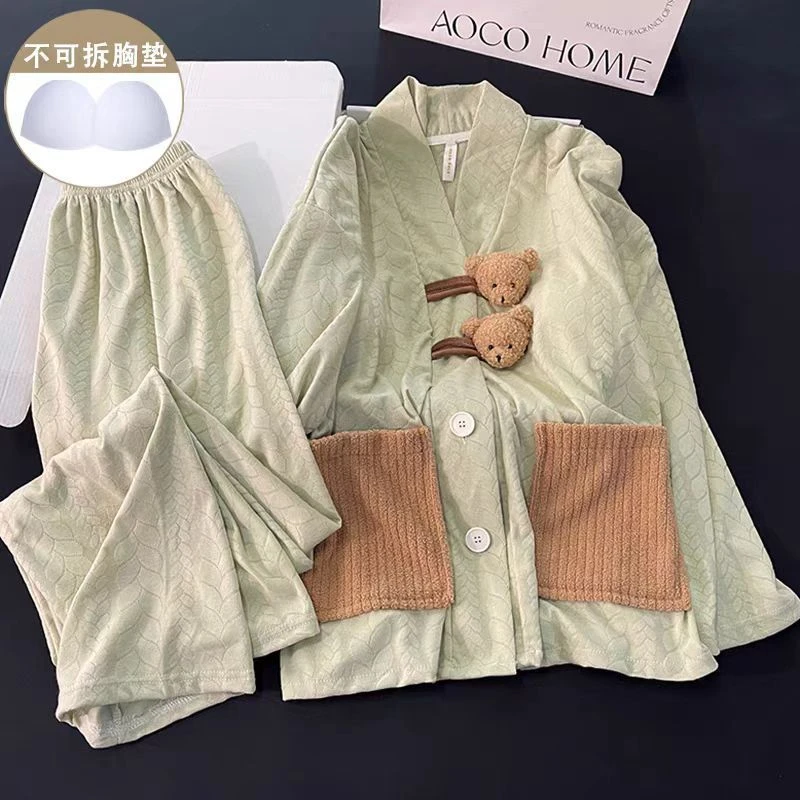 2025年新款棉质睡衣女生春秋季带胸垫绿色小熊长袖开衫网红家居服