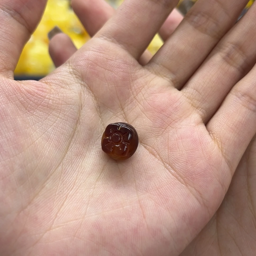 爱***己琥珀未镶嵌裸石天然琥珀