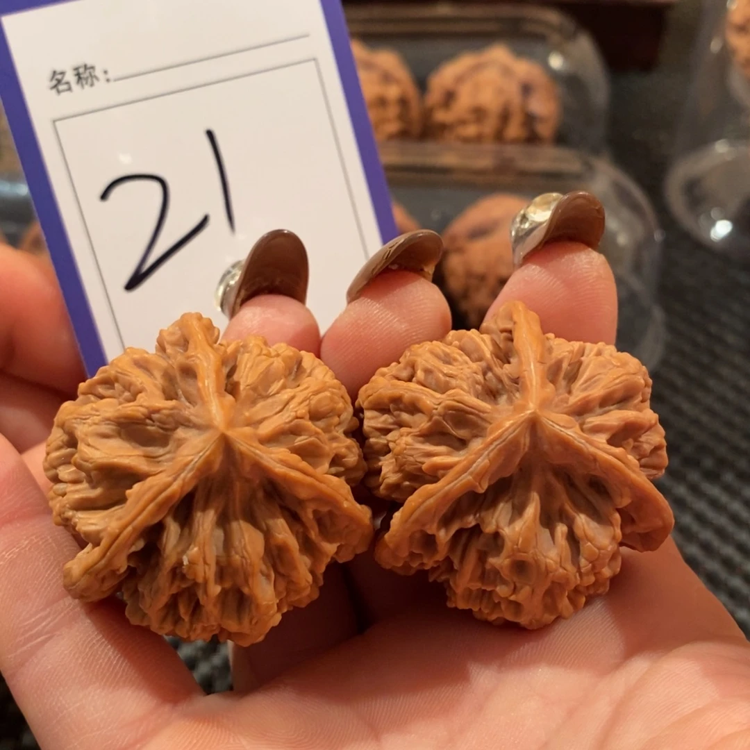 文玩核桃吊坠105帝王奔39尺全品