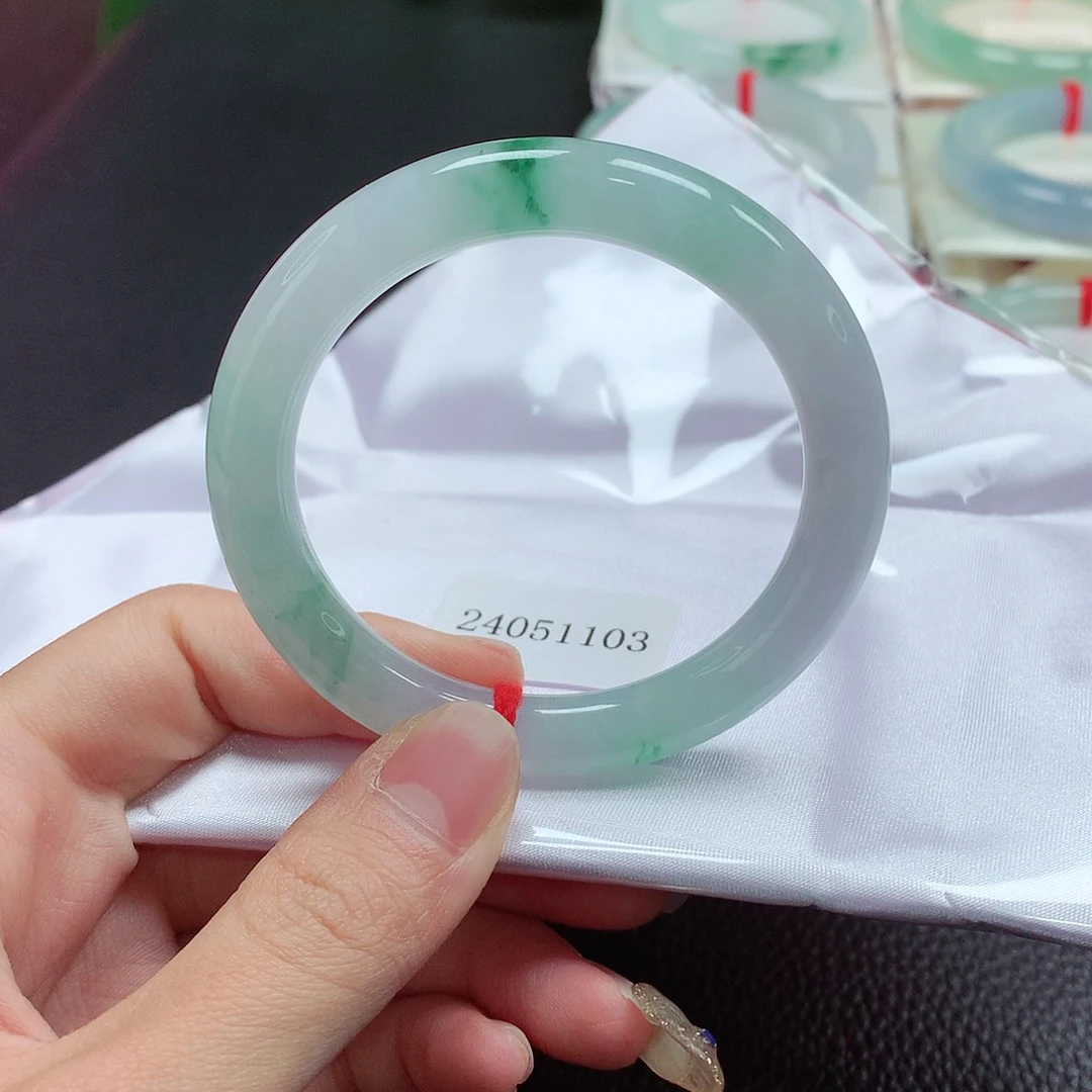 翡翠手镯（圆镯）未镶嵌天然a货翡翠51