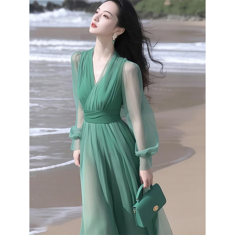 2025开春气质穿搭高端精致轻奢高级感御姐风情万种绿色雪纺连衣裙