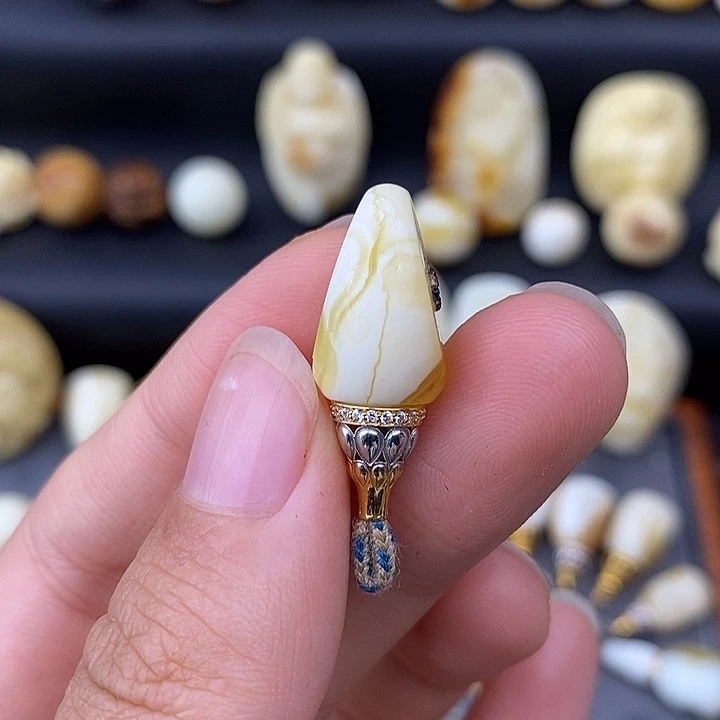 琥珀未镶嵌裸石10金塔马蹄三通c162