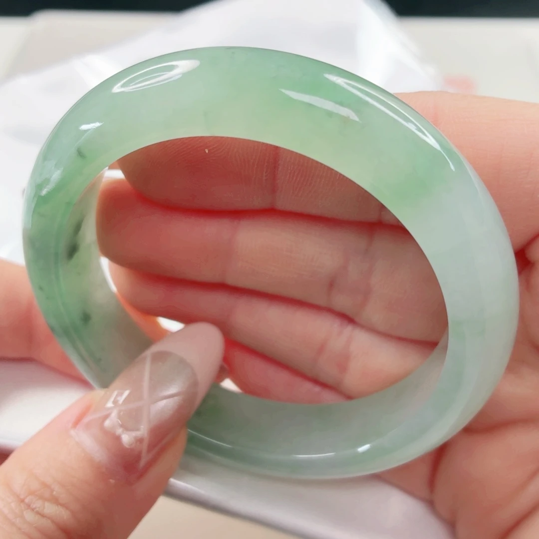 翡翠未镶嵌手镯52.6x579