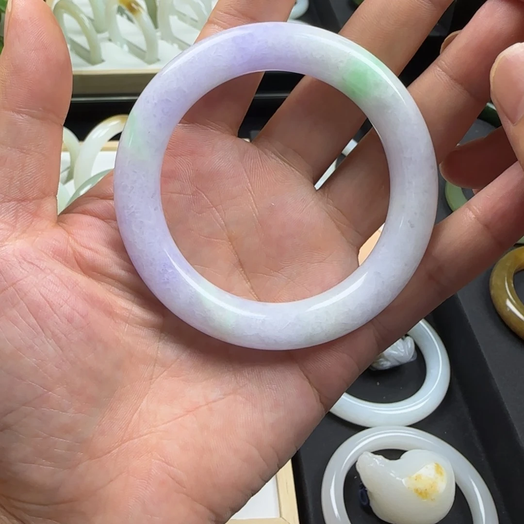 翡翠手镯未镶嵌紫罗兰