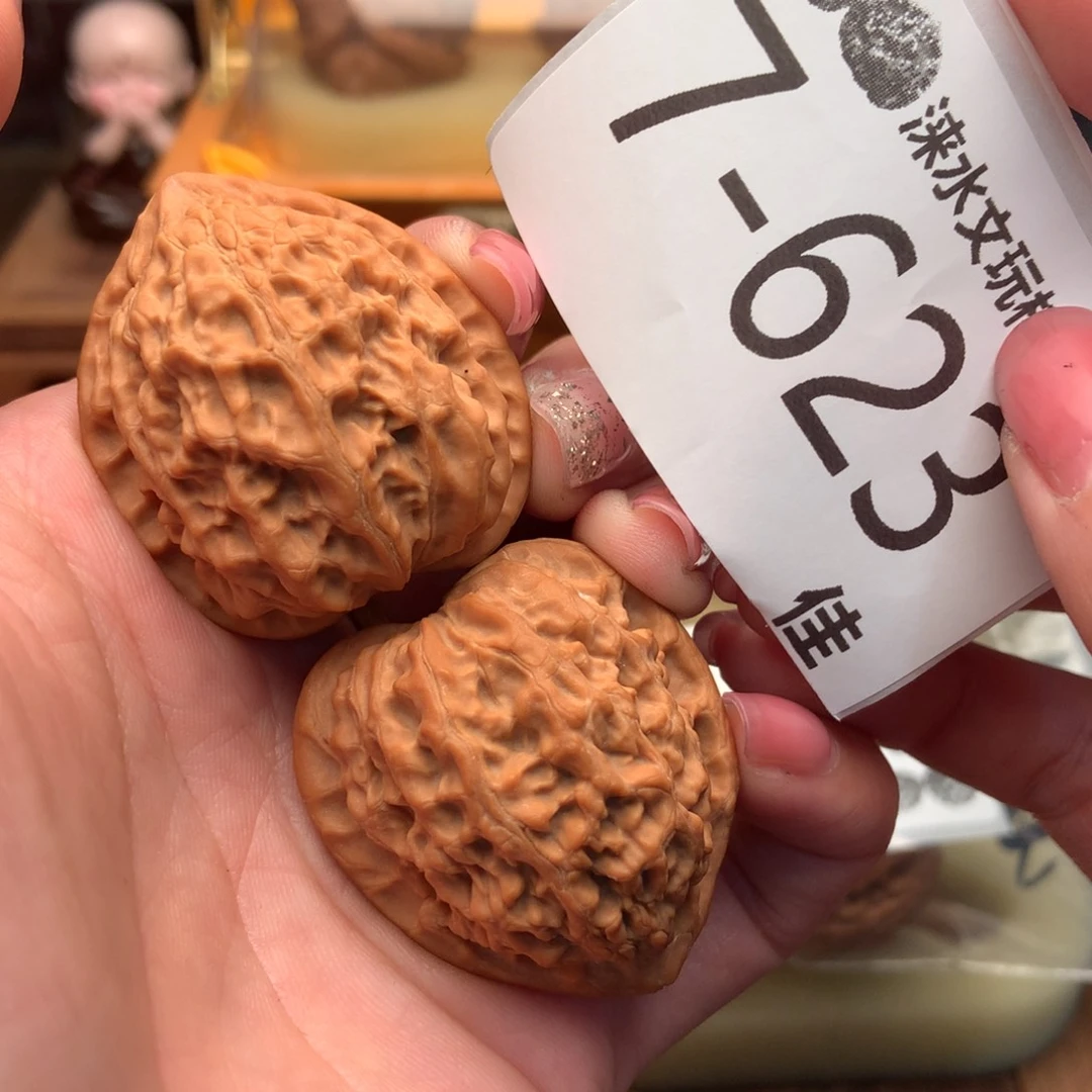 文玩核桃把件36金牛