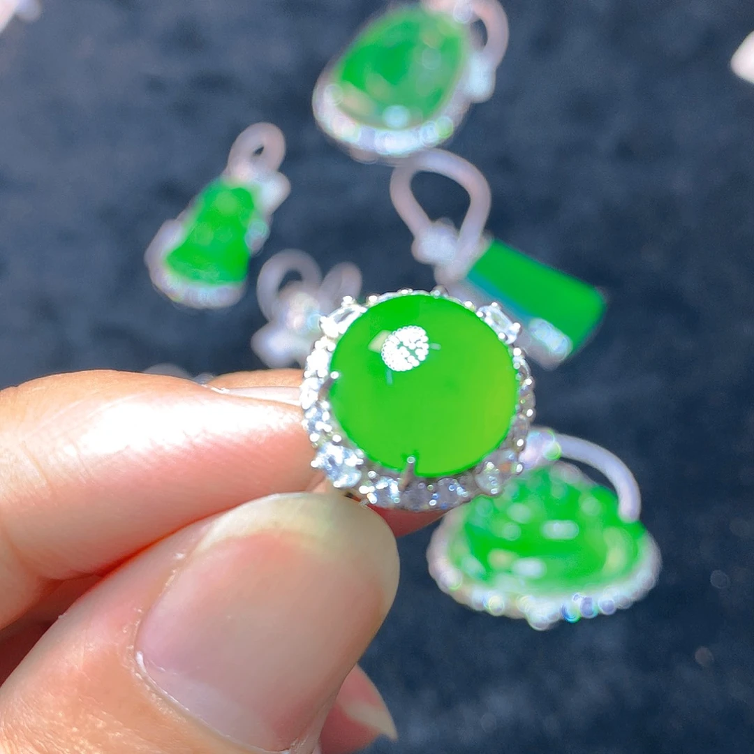 颈饰银S925镶嵌翡翠