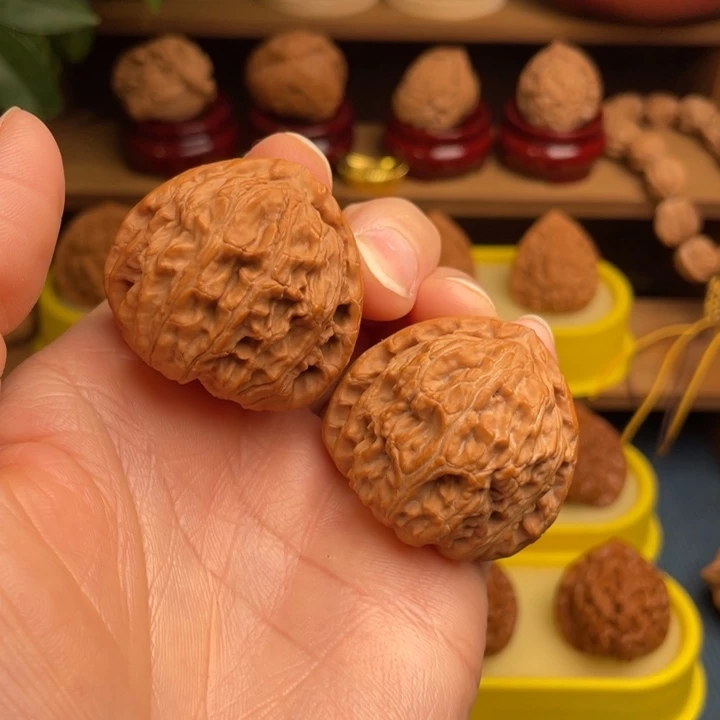 文玩核桃把件铃*?三角白39