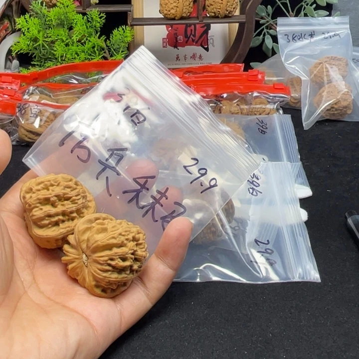 文玩核桃把件厉**马白狮子