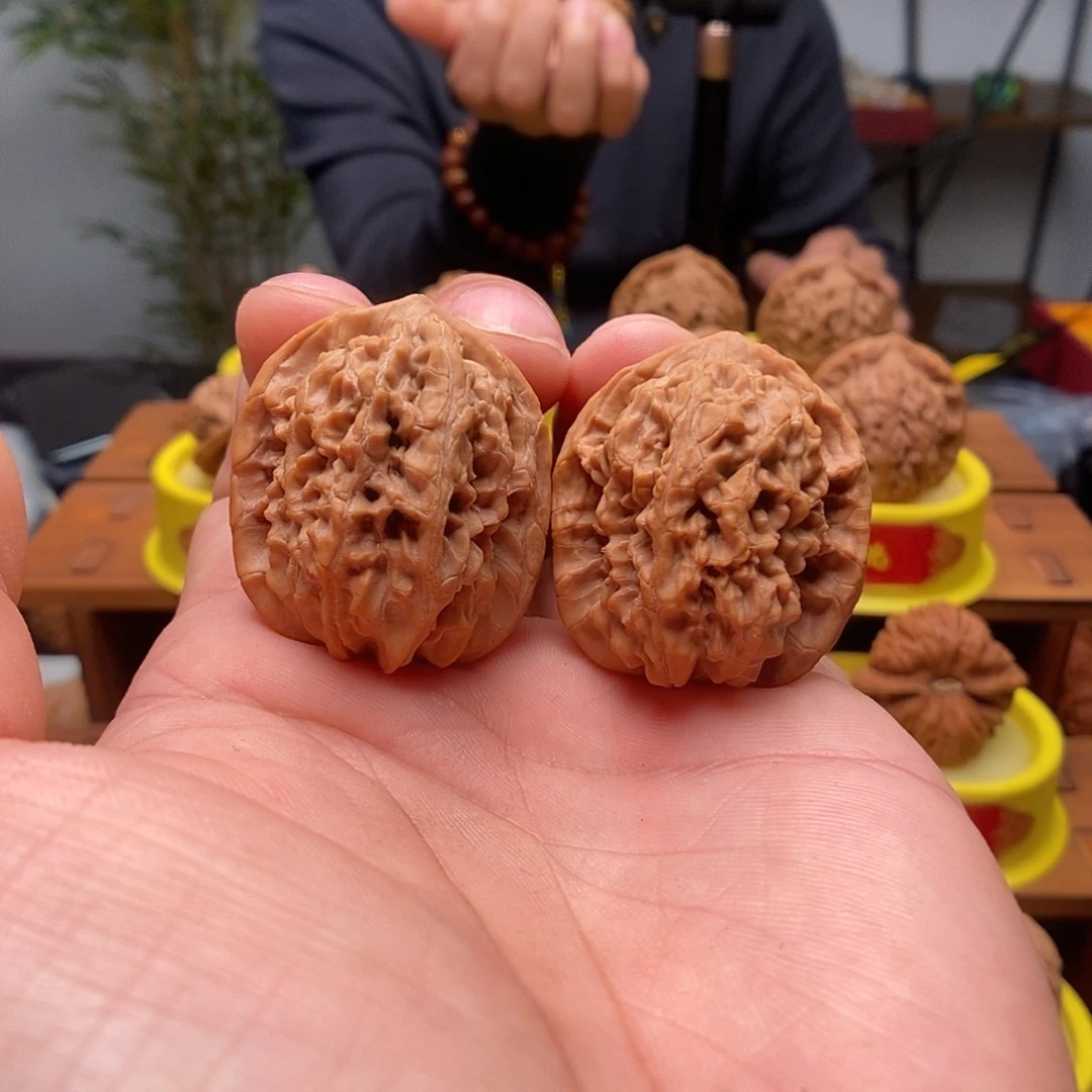 文玩核桃吊坠马老四33福利