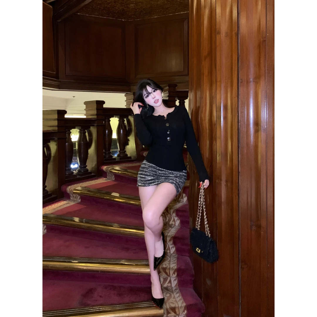 618清清MengFairy【姐姐的陷阱】纯欲设计感修身长袖针织上衣4141M