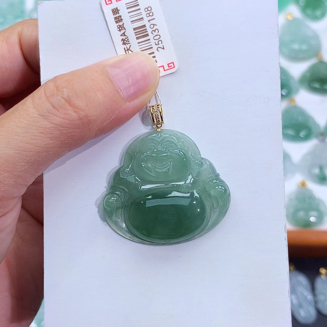 翡翠18K金镶嵌颈饰翡翠吊坠