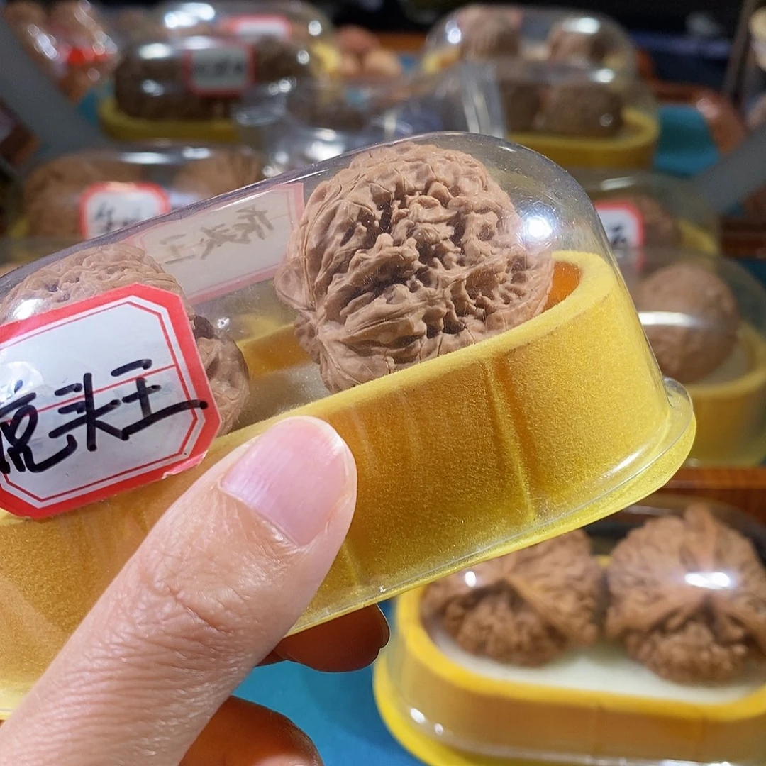 文玩核桃吊坠烟*翰虎头王