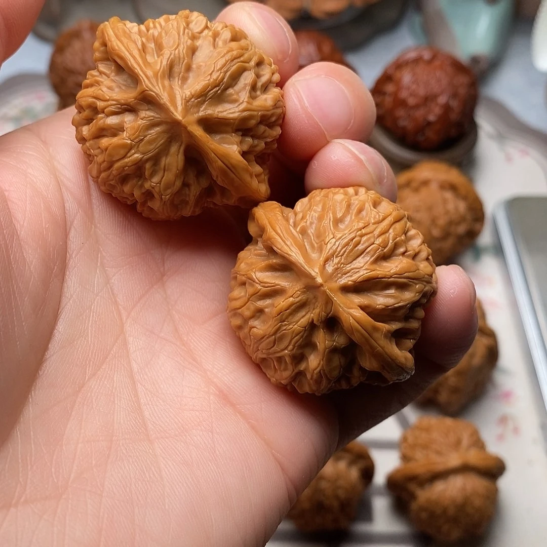 文玩核桃把件宫灯