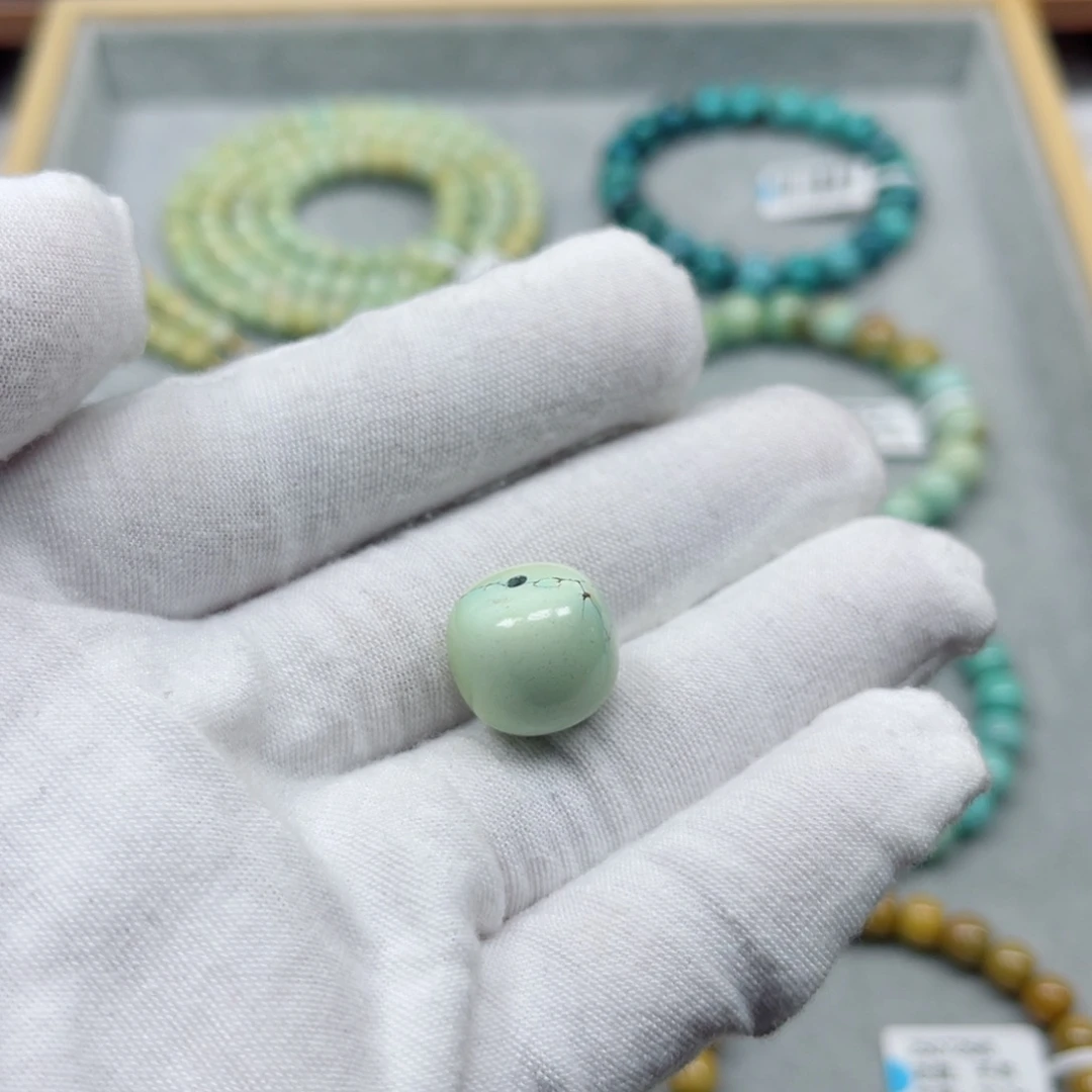 绿松石未镶嵌挂件