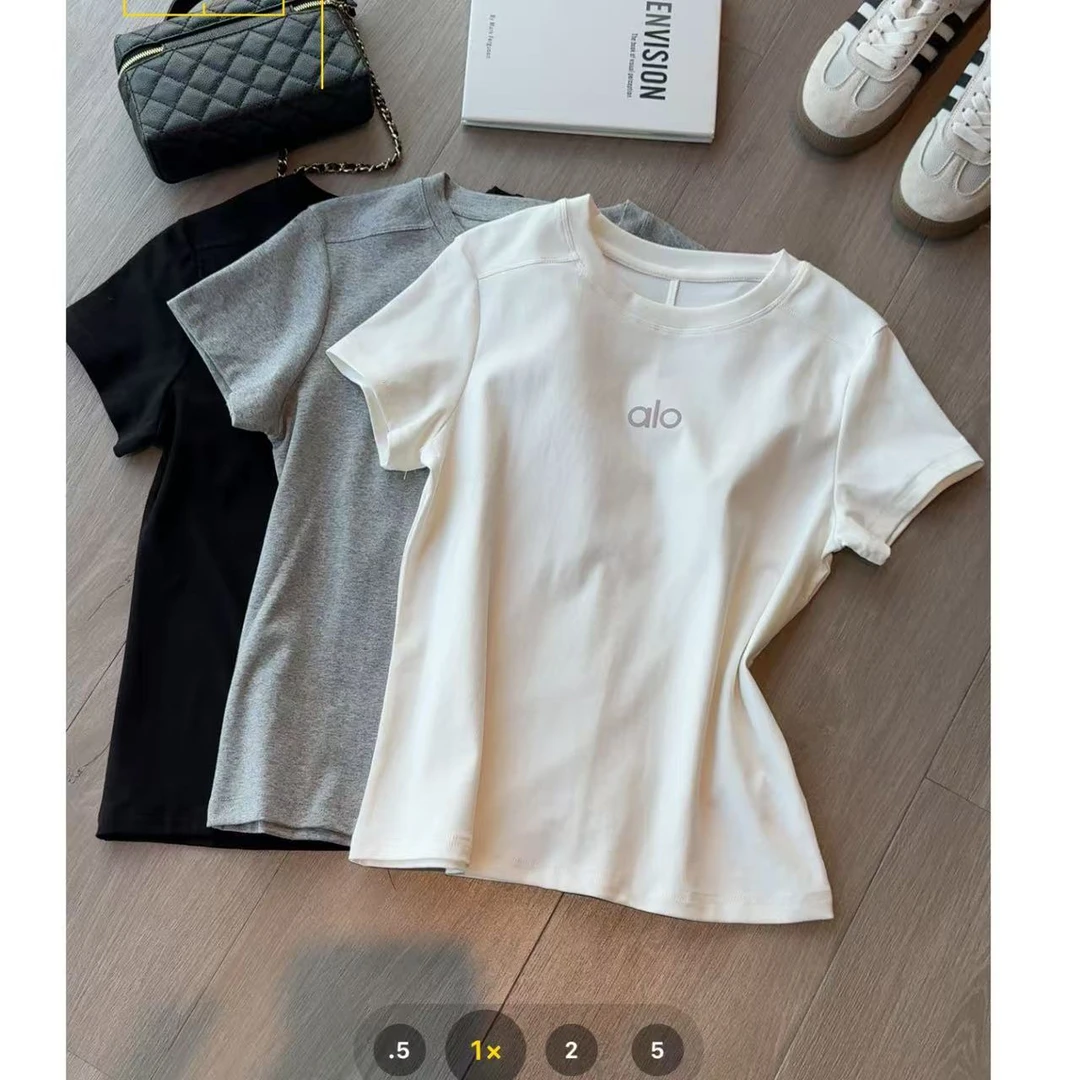 玳妮【简洁设计】秋季新款 显身材掐腰设计感上衣纯色显瘦纯欲风