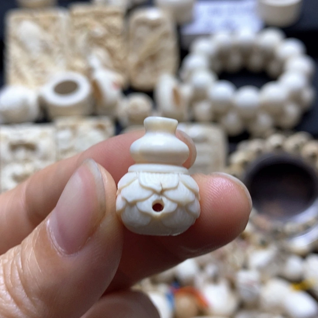 非金属无镶嵌保真猛犸莲花三通尺寸14.9x20 微瑕