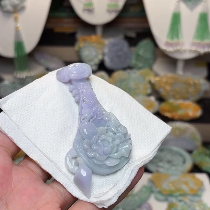 颈饰未镶嵌翡翠吊坠