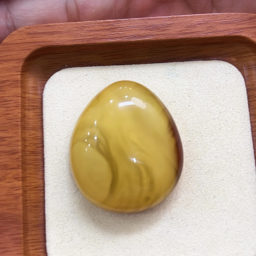 蜜蜡未镶嵌珠宝奇石
