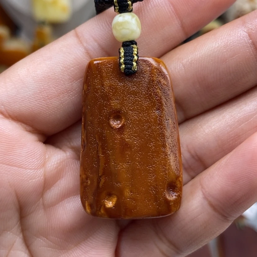 【闪购商品】琥珀颈饰未镶嵌