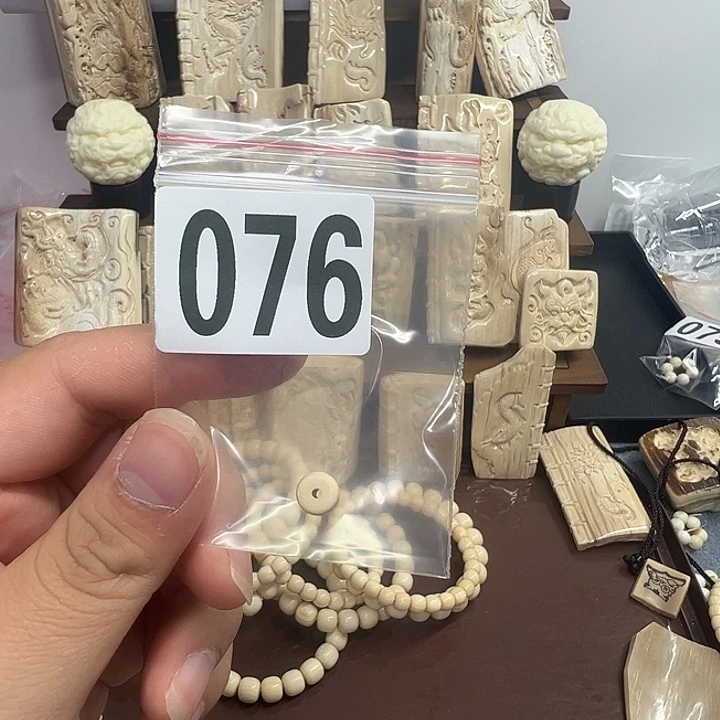 天然猛犸牙雕刻品