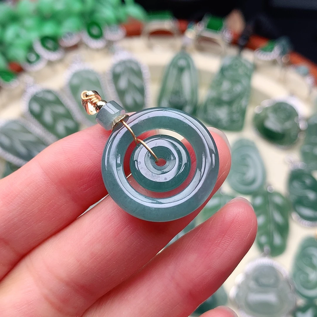 翡翠未镶嵌颈饰吊坠