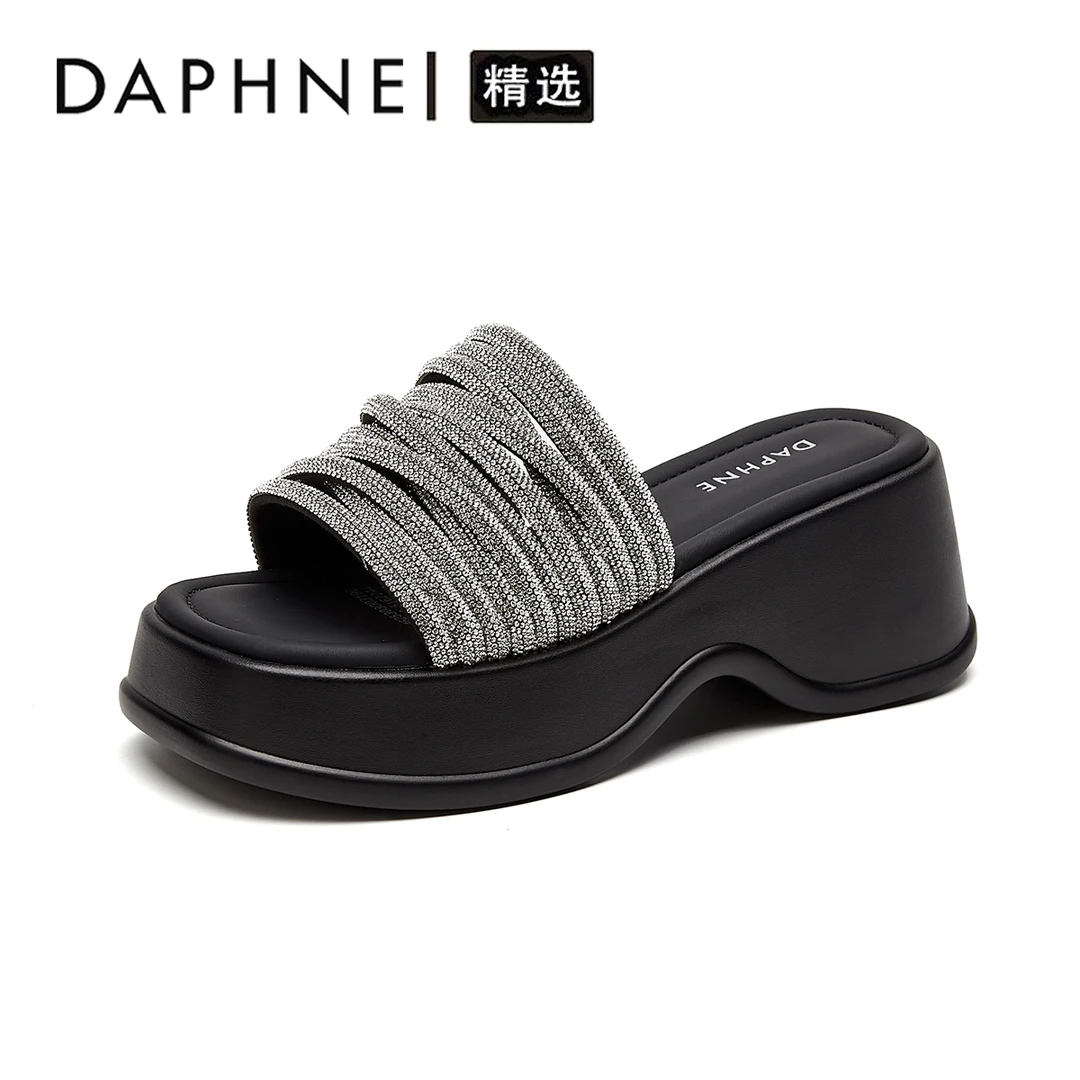 达芙妮厚底百搭水钻拖鞋女夏外穿2025新款松糕增高沙滩高跟凉拖鞋