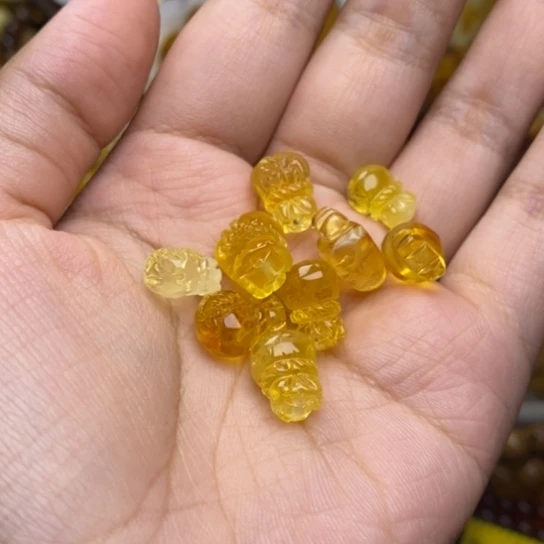 未镶嵌琥珀珠宝奇石