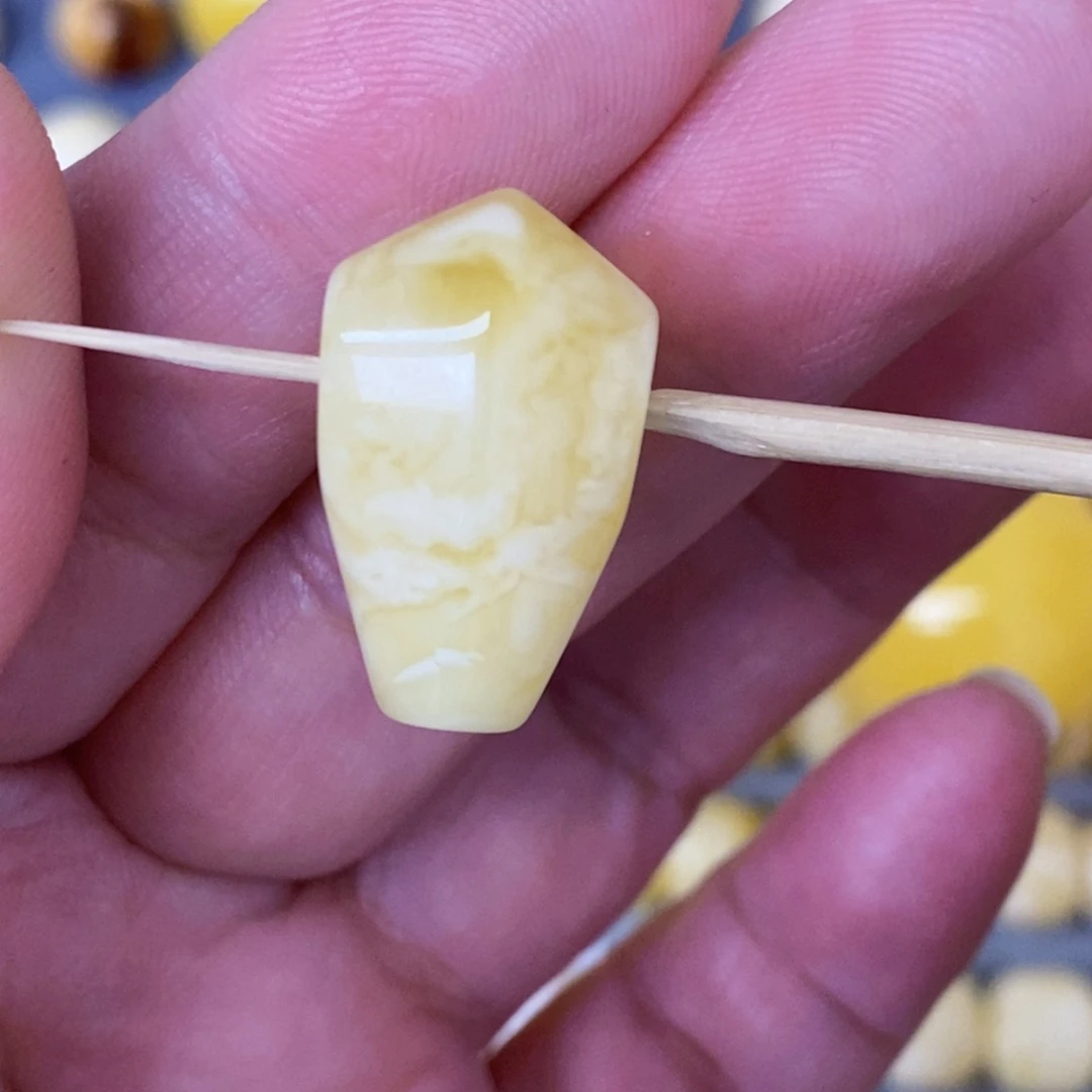 琥珀珠宝奇石未镶嵌尺寸13.6 mm