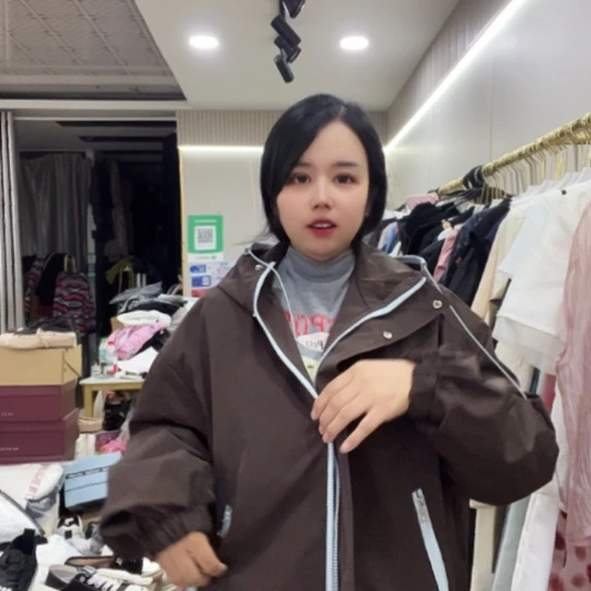 咖色短外套福利清版