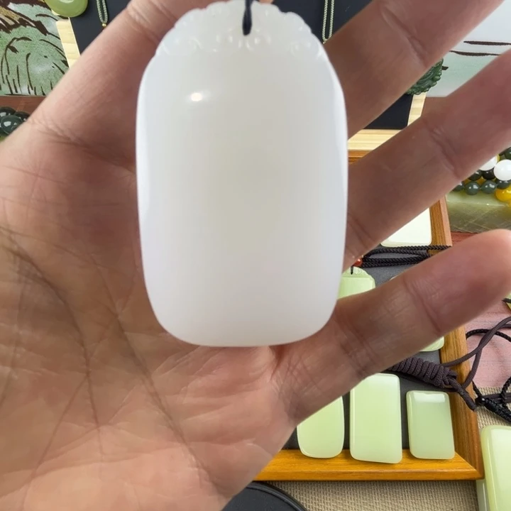 酚***r玉平安无事牌白46圆弧祥云福利