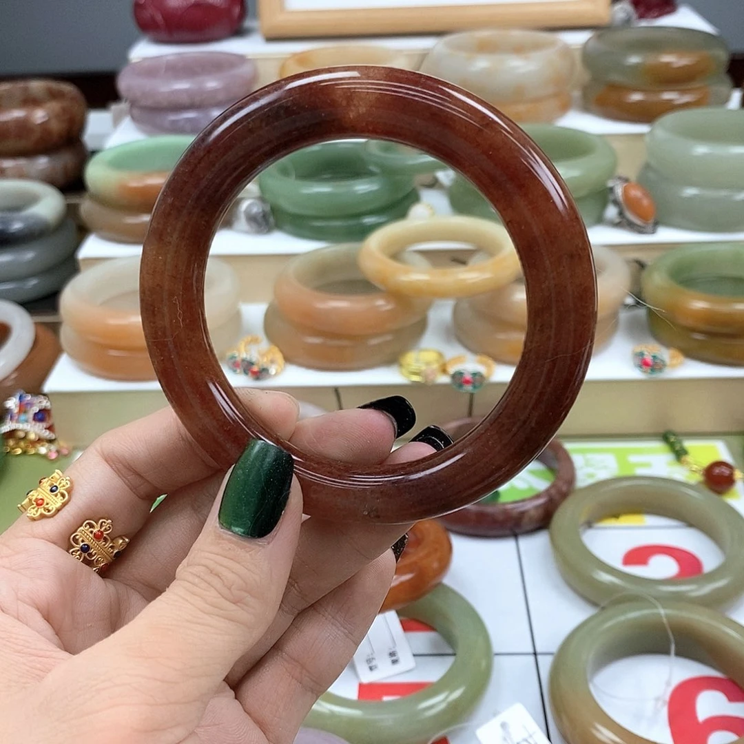 石英质玉手镯未镶嵌巨*?