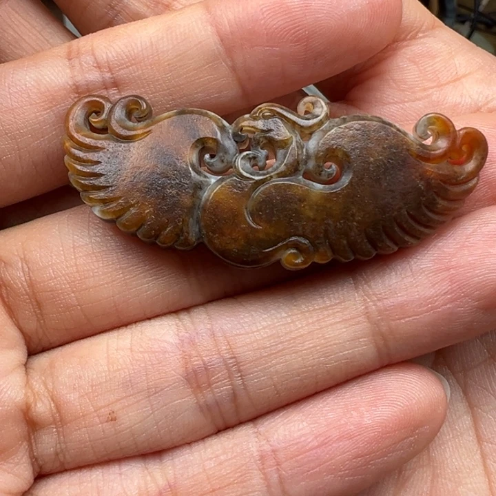 和田玉未镶嵌颈饰辽****司凤
