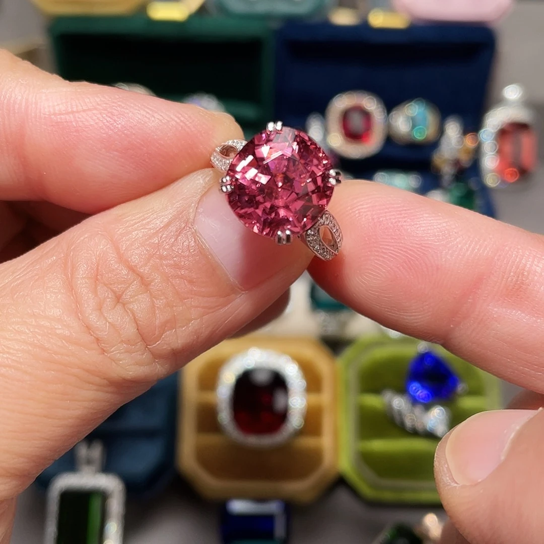 戒指18K金镶嵌碧玺8.48ct