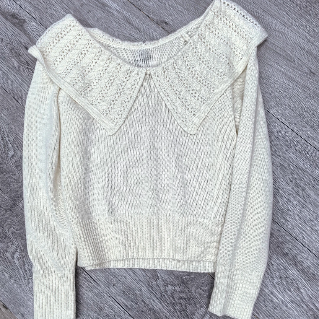 2025年秋冬季新款娃娃领时尚韩系白色套头长袖羊毛衫秋冬短款上衣