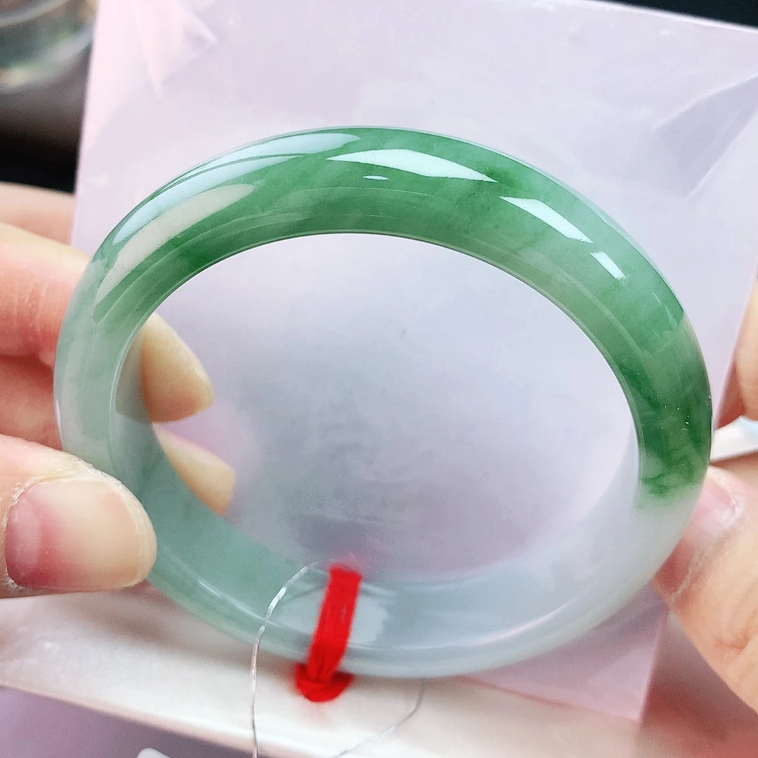 翡翠手镯未镶嵌53圈