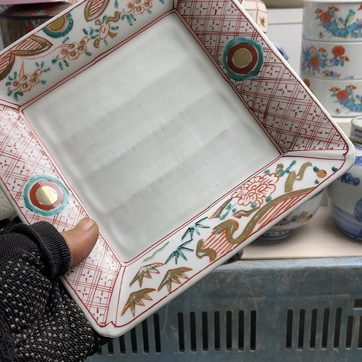 瓷片一**埃！你说是你朋友啊个是什么啊